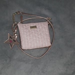 A nice crossbody purse with good quality